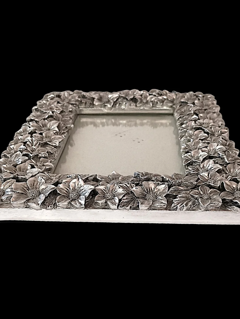 Ornate Applied Floral Picture Photo Frame 4x6 Victorian‎ Silver Tone Resin Deco.